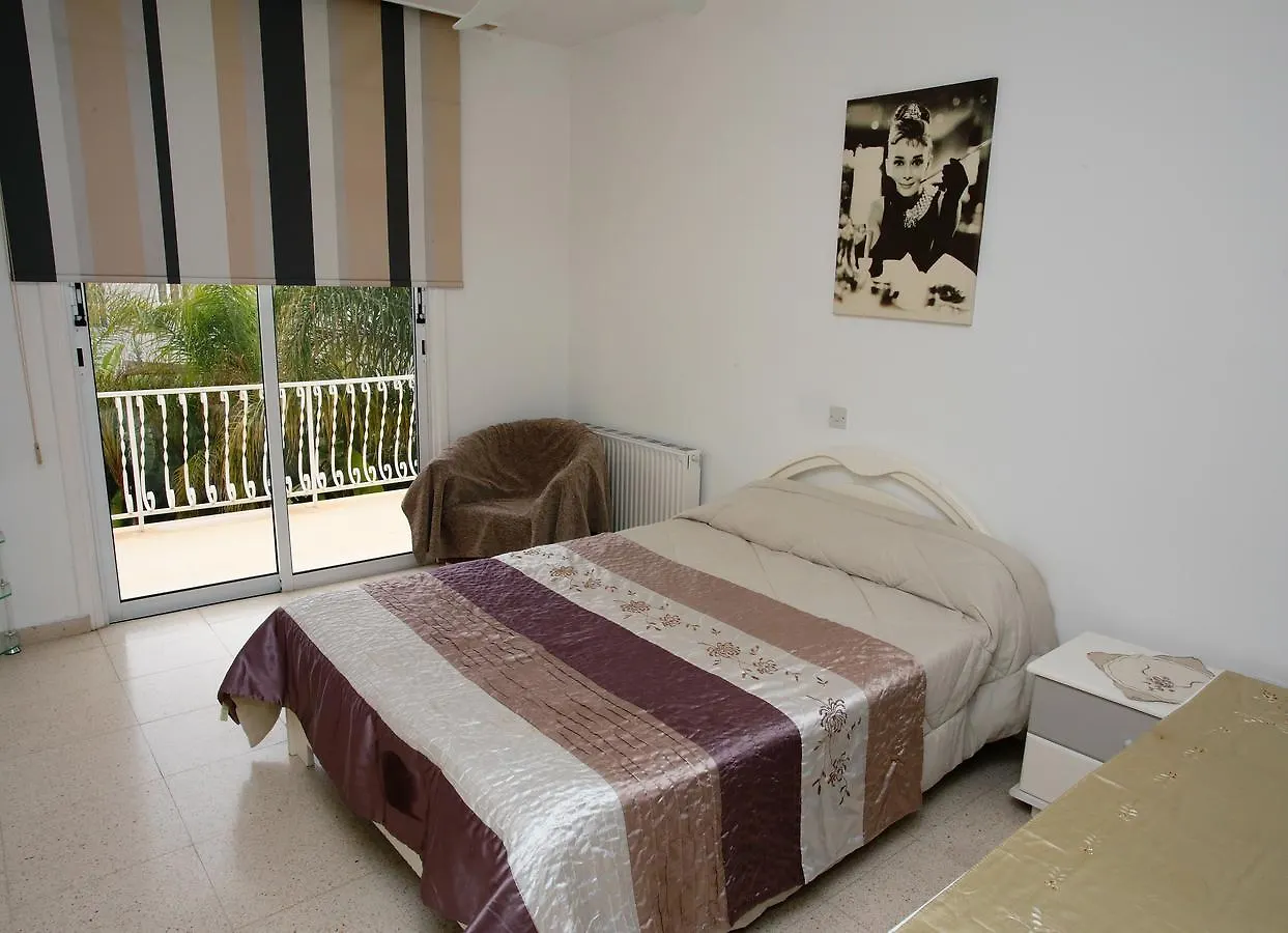 The White House Villa Larnaca 0*,
