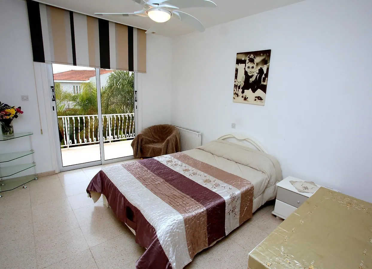Villa The White House Larnaka Zypern