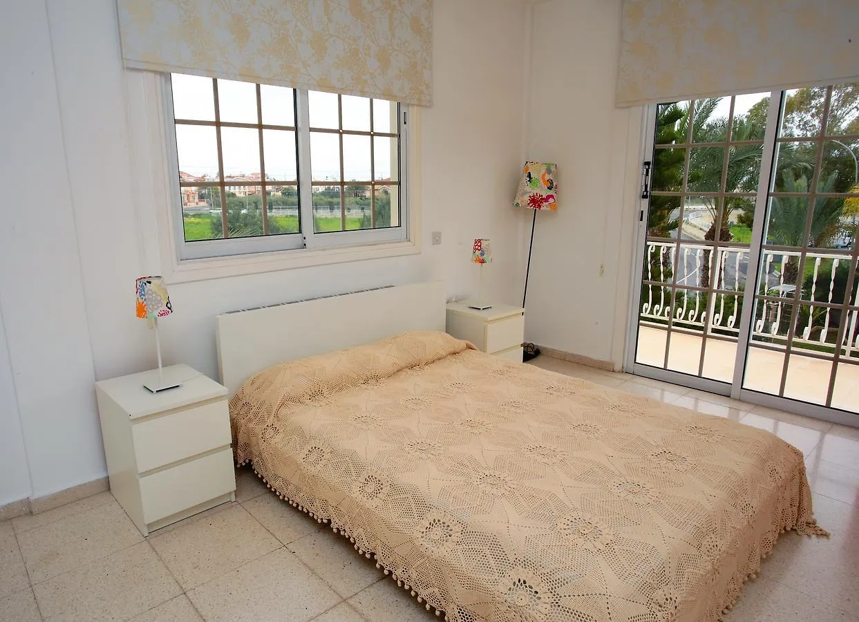 Villa The White House Larnaka Zypern